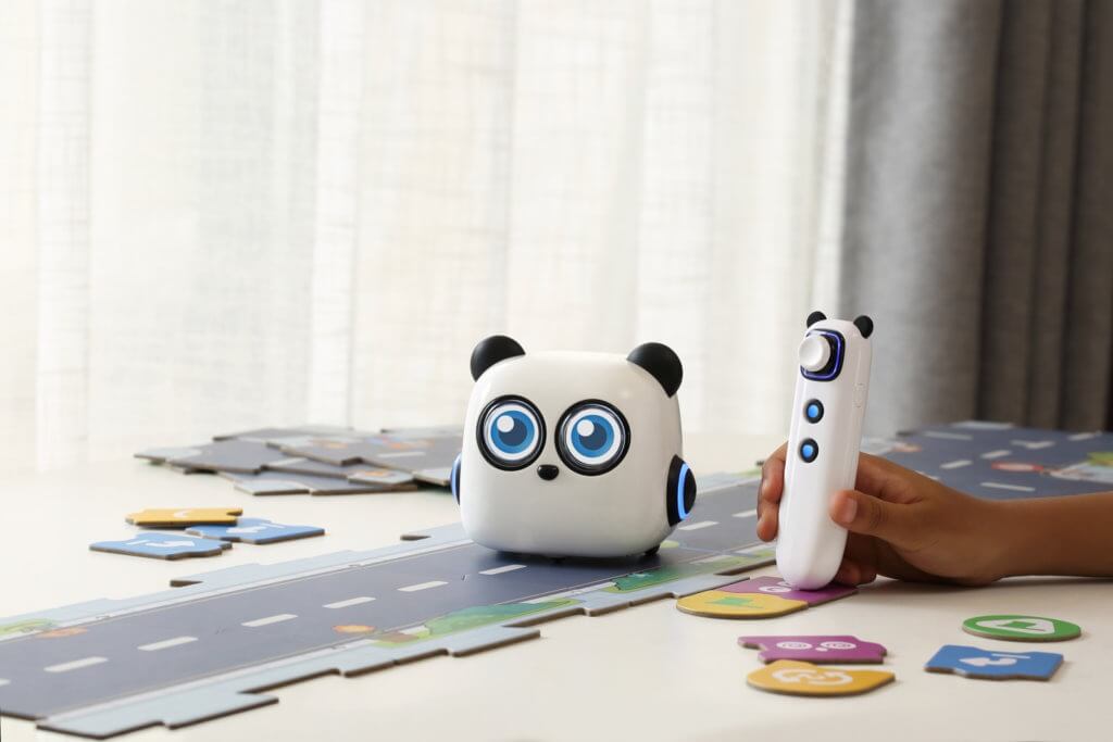 mTiny - The Screen-free Coding Robot for Kids