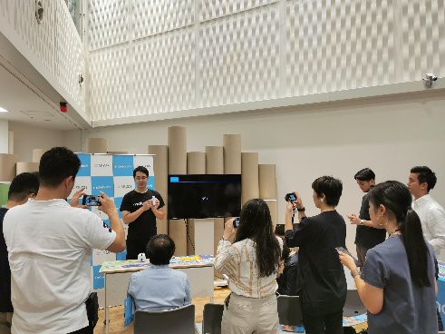 童小点思维启蒙机器人